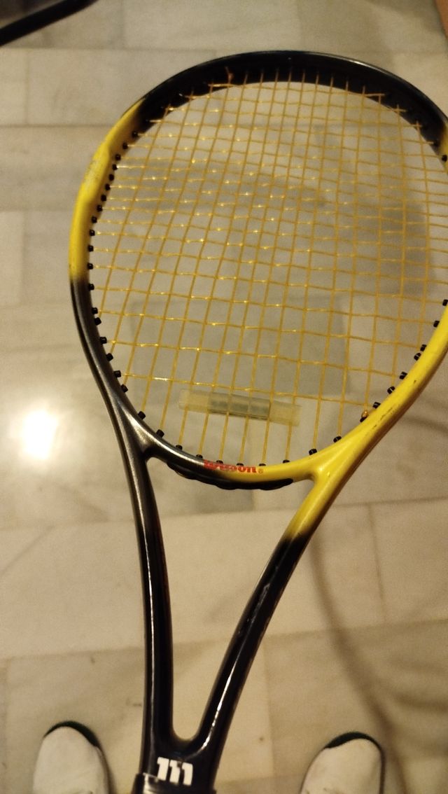  Raqueta tenis WILSON.