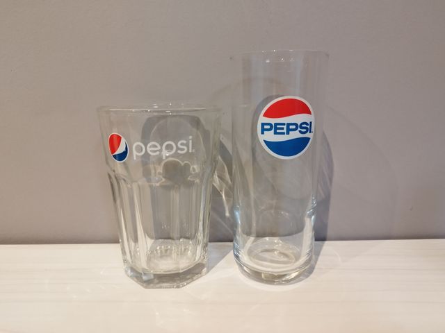 2 vasos de Pepsi