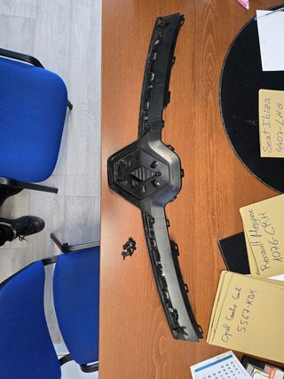 Parrilla frontal Renault Logo renault