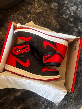 Nike Air Jordan 1 High OG Satin Bred (NUEVAS)