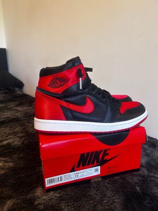Nike Air Jordan 1 High OG Satin Bred (NUEVAS)
