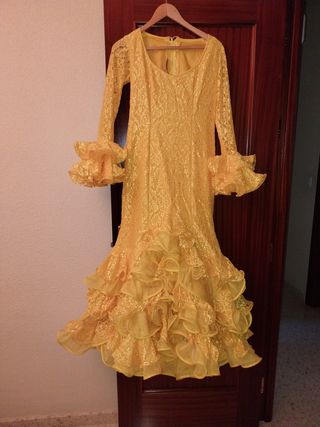 Traje Flamenca Amarillo talle 40 regalo de complem