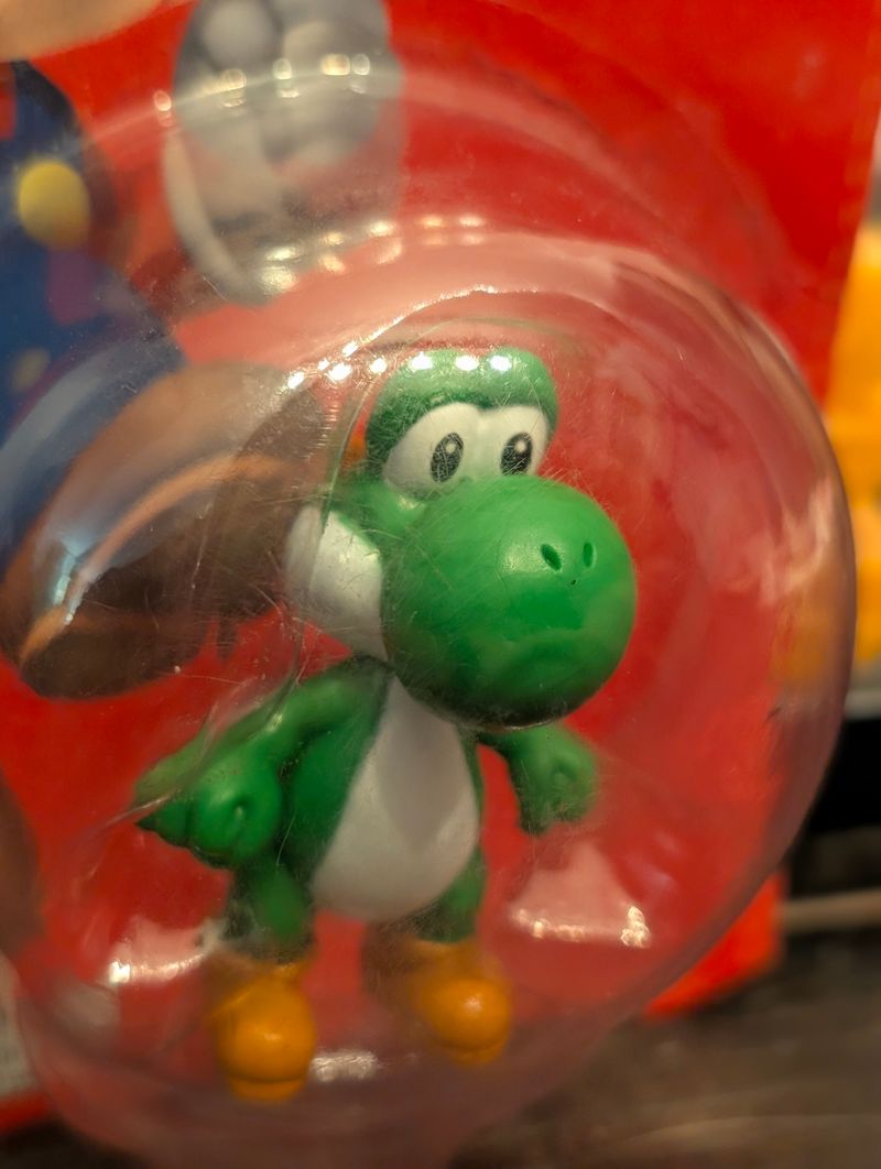 Imagen de Figura Yoshi super Mario -2012