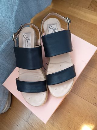 sandalias de piel y esparto