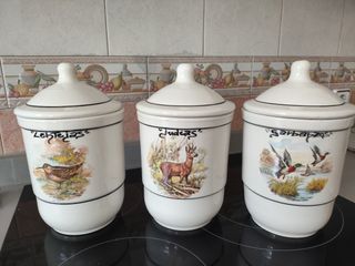 Recipientes de barro para legumbres