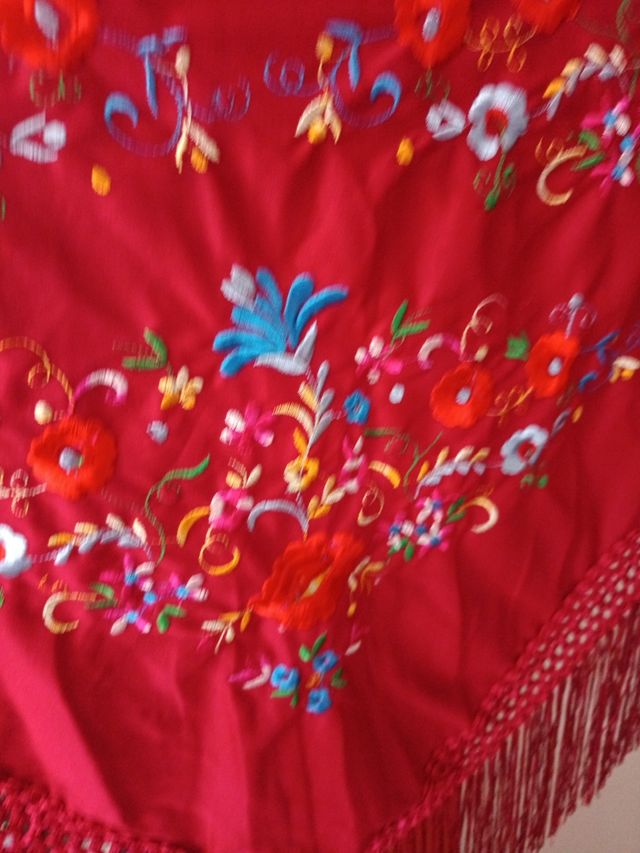 Mantón Sevillana Rojo - Bordado