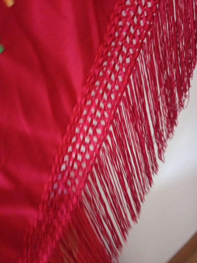 Mantón Sevillana Rojo - Bordado