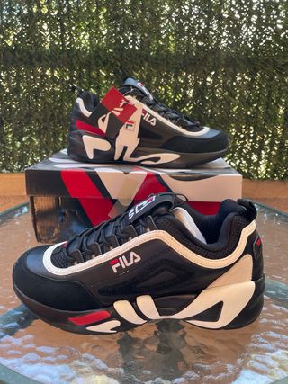 NUEVO Fila zapatillas deportivas Num 41.5