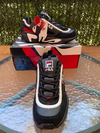 NUEVO Fila zapatillas deportivas Num 41.5