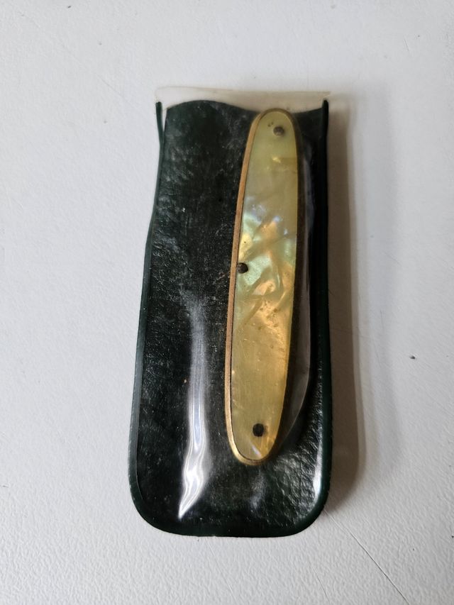 Antigua con estuche Gomez