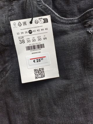 Pantalón chico Bershka.Talla 38.Elastico