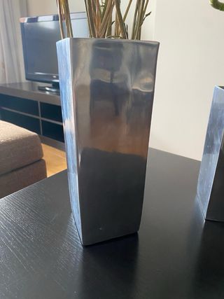 2 Jarrones metalicos plata
