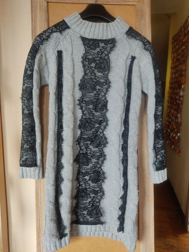 Vestido punto gris encaje negro.