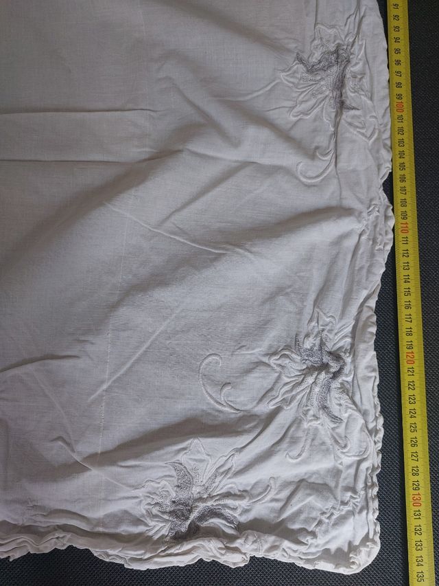 Sabana  bordada 