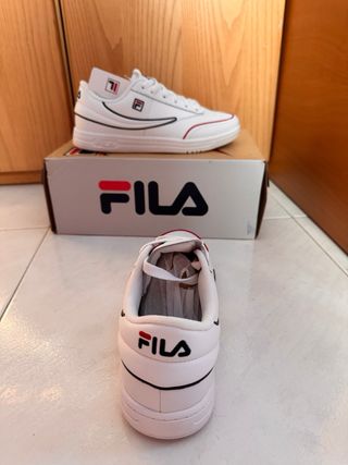 NUEVO Fila zapatillas deportivas Num 37.5