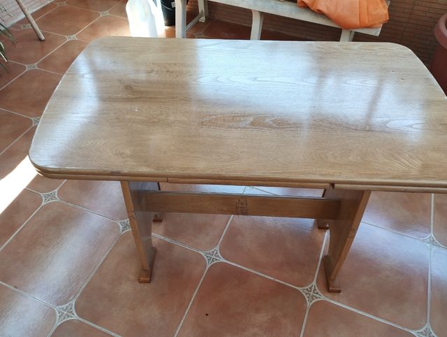Mesa plegable de madera
