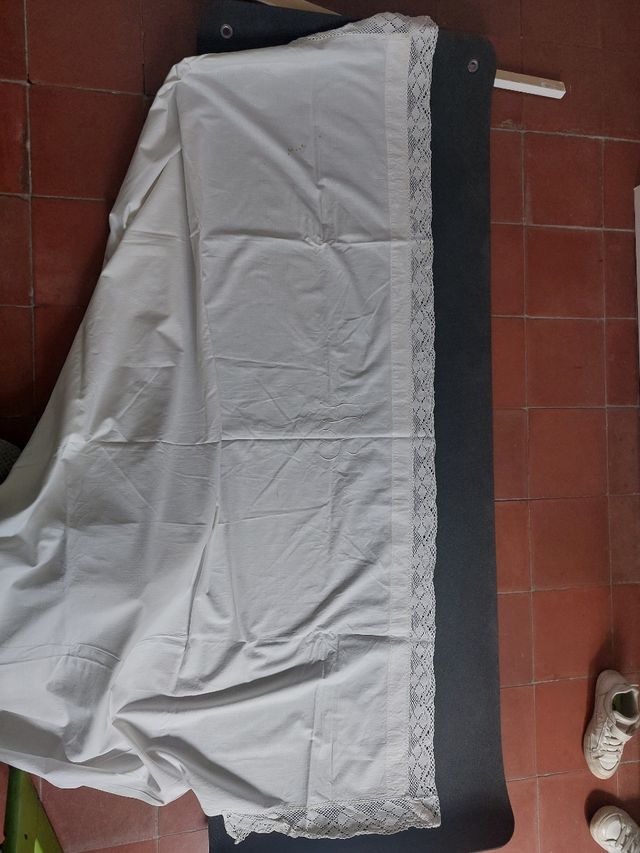 Sabana antigua bordada 