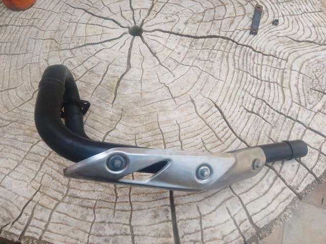 Colector de escape suzuki ltz