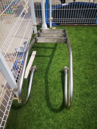 Escalera de piscina