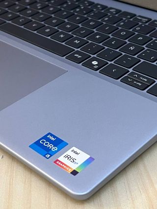 Nuovo laptop Dell Inspiron 5440 da 1 TB i5 14.0 FHD+