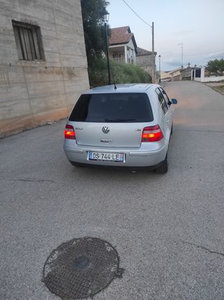 Volkswagen Golf 2001