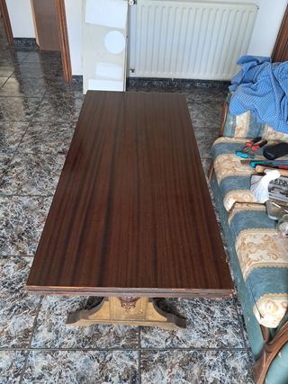 MESA DE LIBRO.