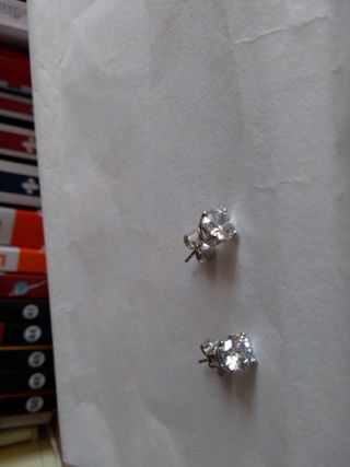 A351 Orecchini zircone tondo 7 mm - acciaio inox