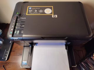 Ordenador más pantalla más impresora