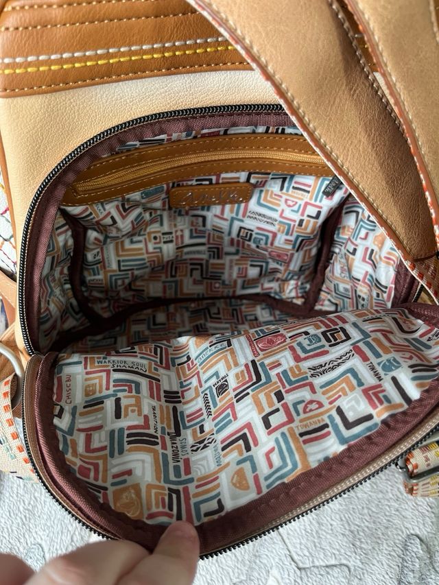 Mochila Anekke + monedero (Se venden juntos)