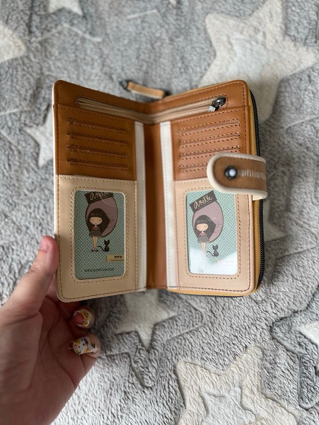 Mochila Anekke + monedero (Se venden juntos)