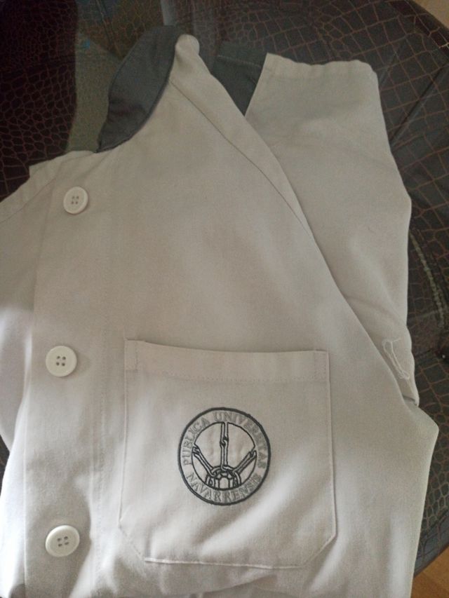 Uniforme enfermería UPNA