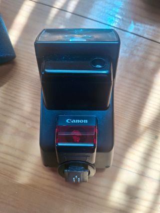Canon eos 1000f con complementos