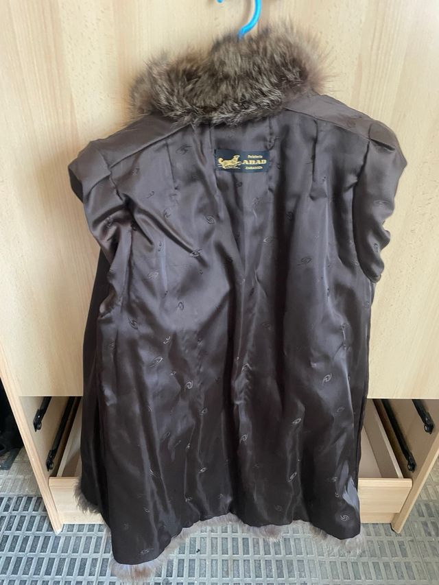 Abrigo de piel marrón