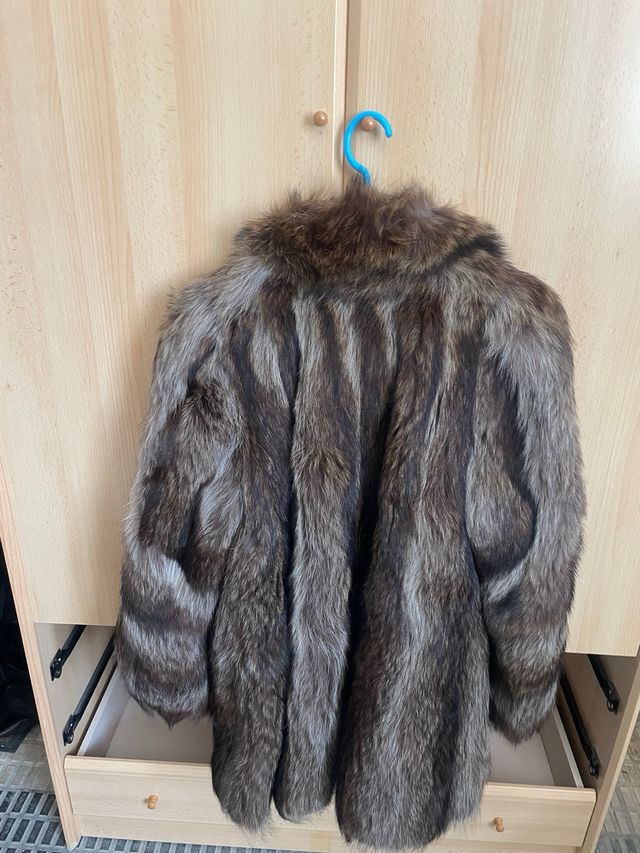 Abrigo de piel marrón