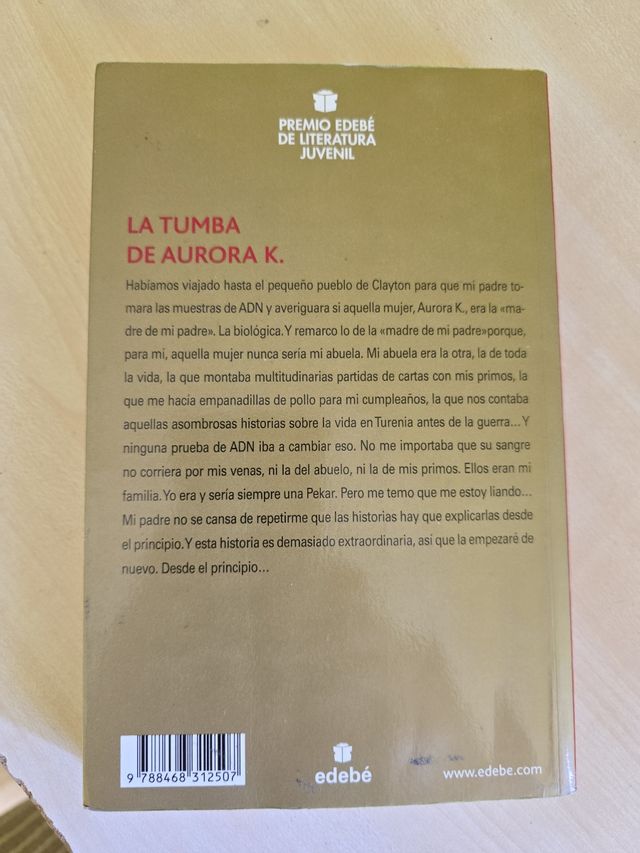 PREMIO EDEBÉ 2014: La tumba de Aurora K. (Peris...