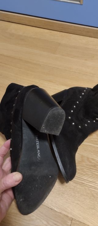 Botines con tachuelas 