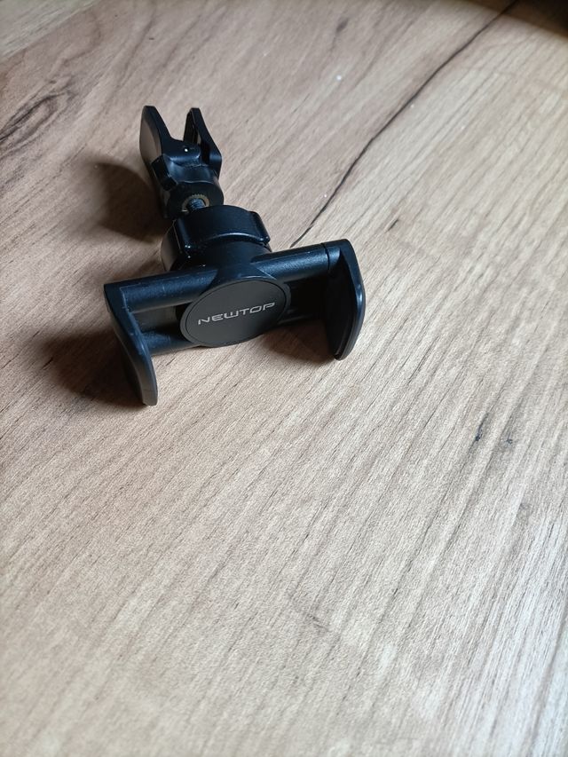 Supporto a morsa per smartphone.