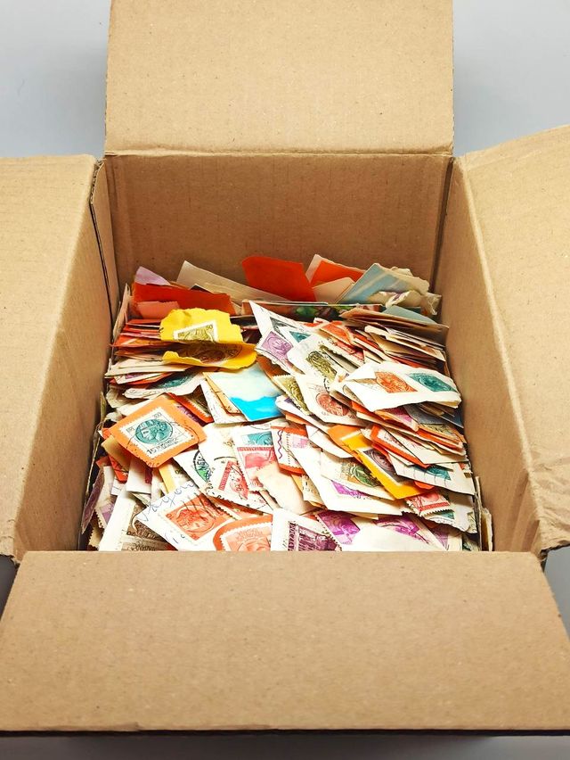 Lotto Collezione più di 3.000 francobolli