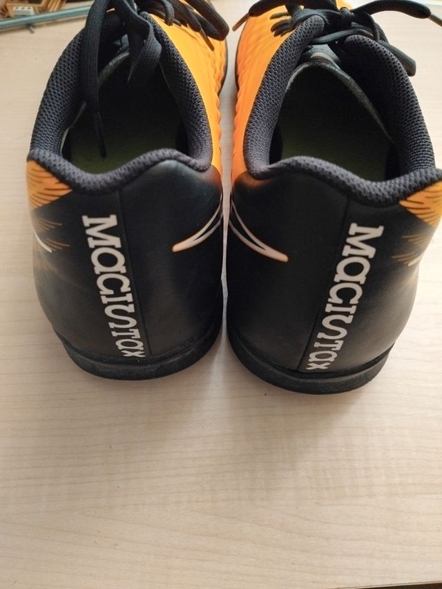 Botas de fútbol NIKE