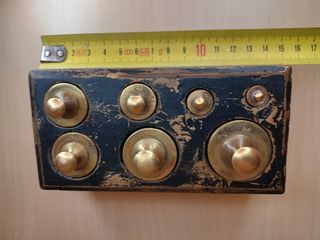 Conjunto de 7 pesas antiguas francesas caja negra