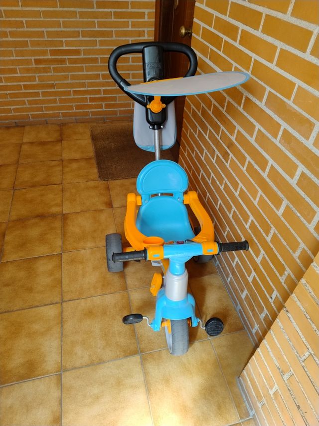 Triciclo infantil Feber, azul y naranja