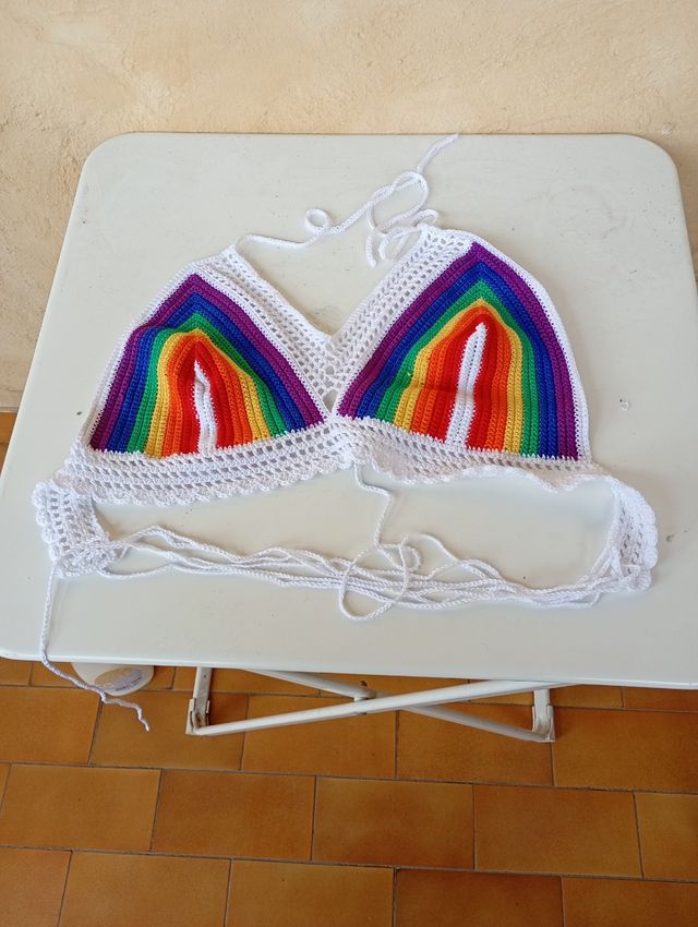 Top arcobaleno bianco