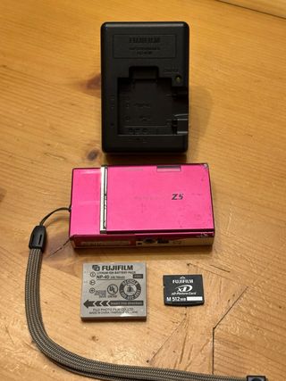 Fujifilm FinePix Z5 - Cámara digital rosa