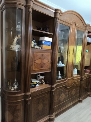 Mueble vitrina clásico madera cerezo marca null