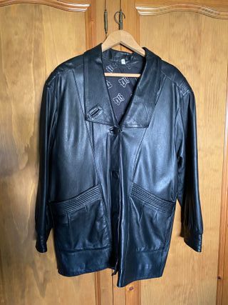 Chaqueta negra de piel