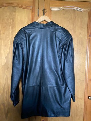 Chaqueta negra de piel