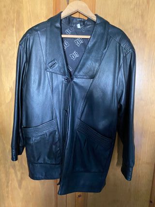Chaqueta negra de piel