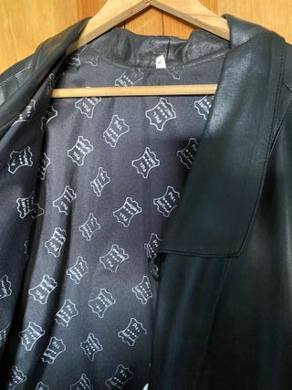 Chaqueta negra de piel