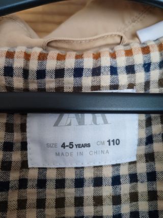 Gabardina Zara niña beige, talla 4-5