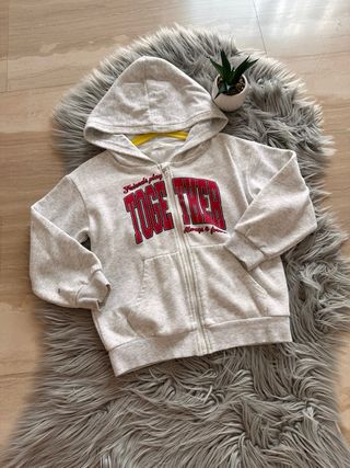 Chaqueta con capucha niño